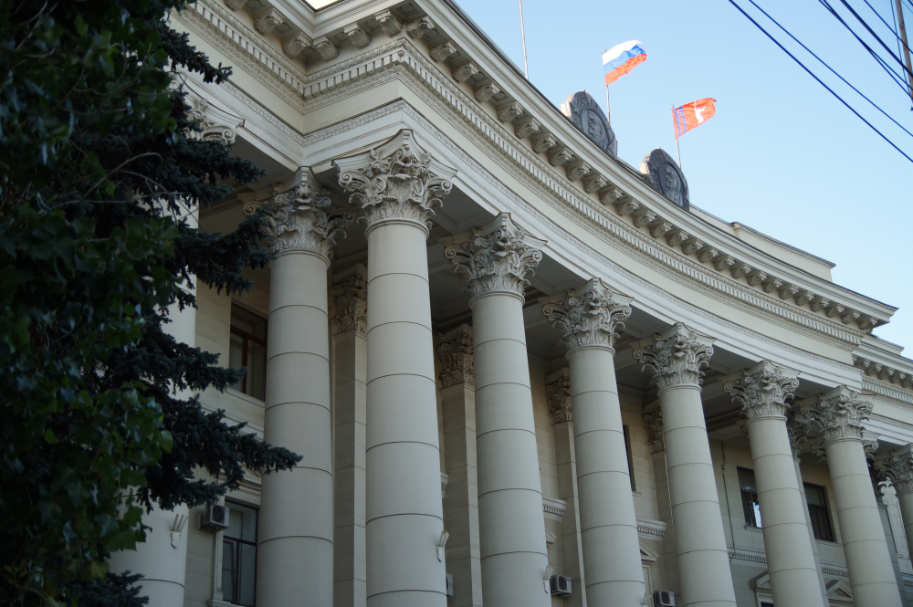 Волгоградских вице-губернаторов заставили больше рожать и уважать Путина