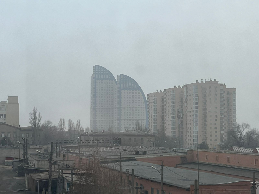 «Пришло время снова надеть маски»: Волгоград остается во власти пылевой бури