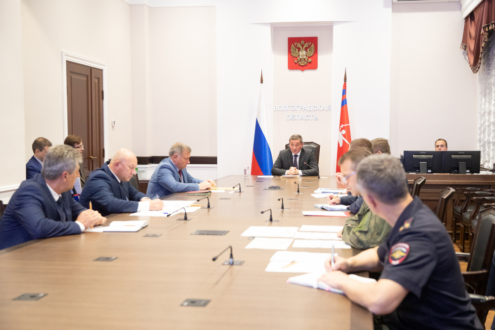 Губернатор Бочаров призвал не относиться равнодушно к частичной мобилизации