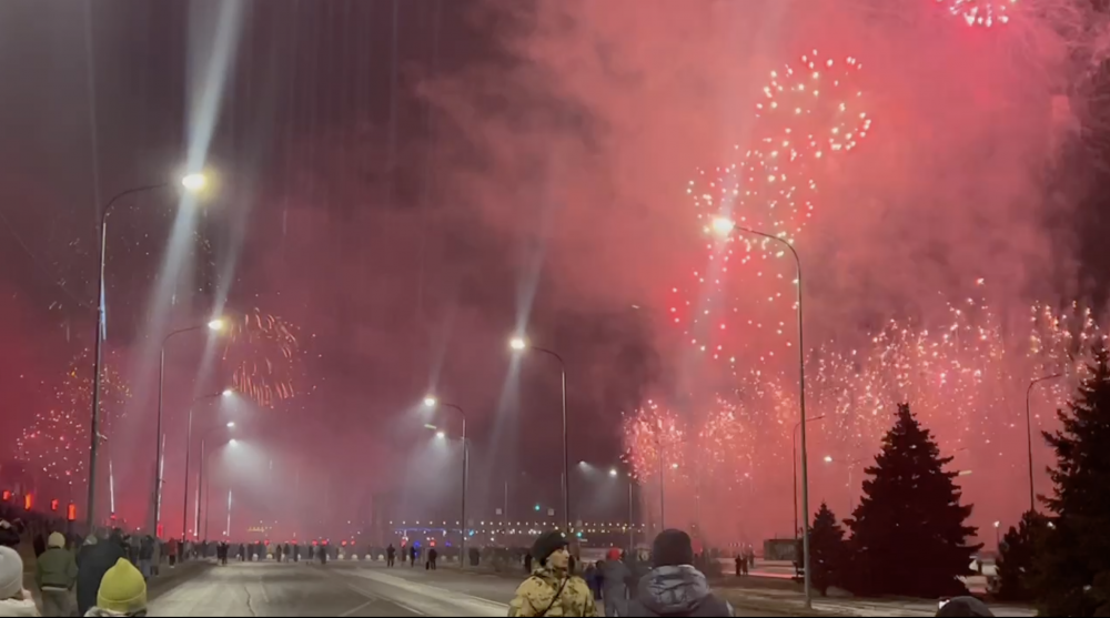 Волгоград запомнит надолго: видео гранд-фейерверка на набережной 2 февраля