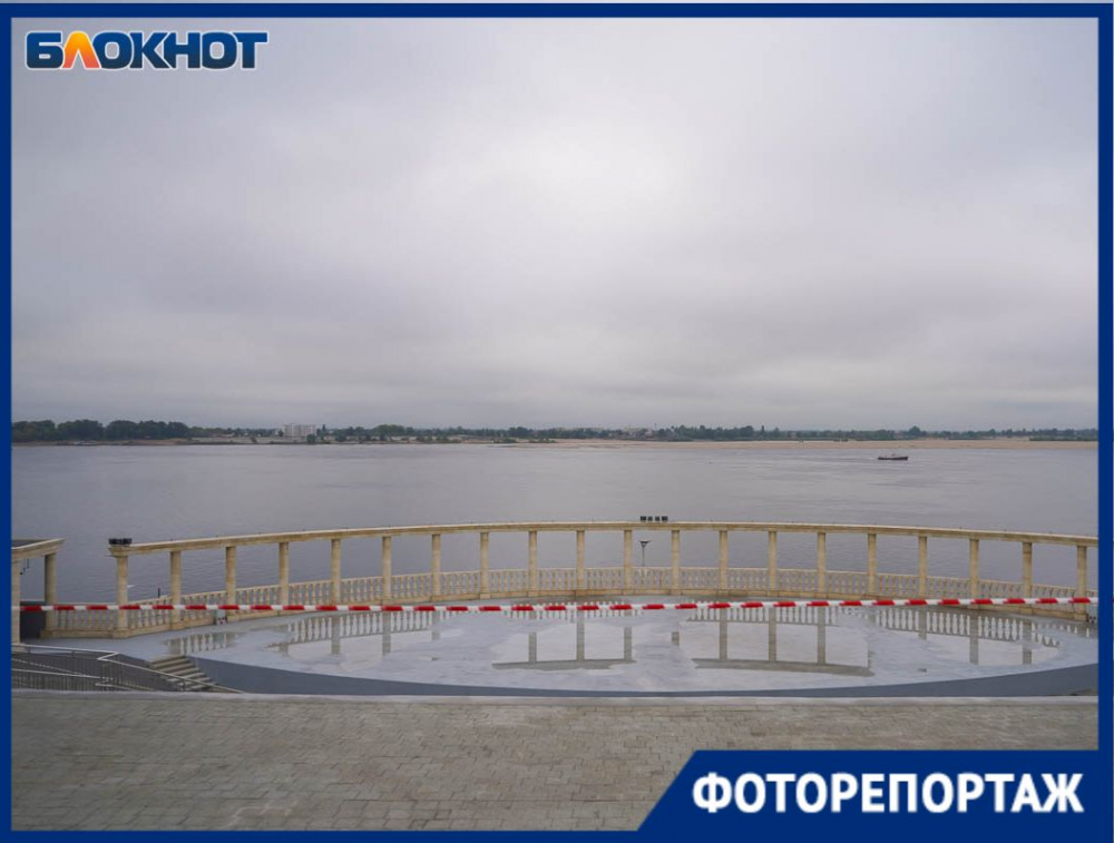 В Волгограде закрыли на ремонт открытый с помпой в День города амфитеатр