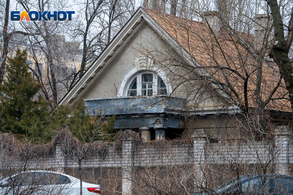 «Таинственная загадка города»: в центре Волгограда десятилетиями скрывали немецкий дом генерала