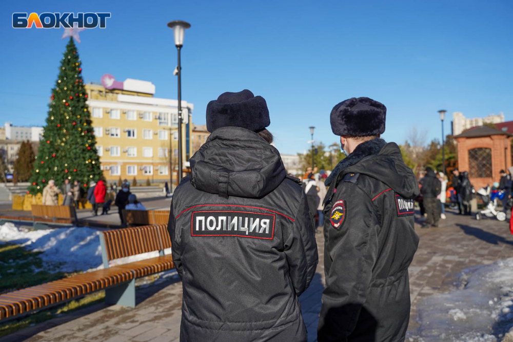 В Волгограде массово эвакуируют школы из-за угрозы взрывов