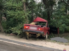 Столкновение ВАЗа с деревом на севере Волгограда закончилось смертью пассажира