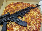 Не желая платить за пиццу, криминальный авторитет устроил перестрелку на юге Волгограда