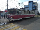 Стали известны подробности с застрявшей фурой на трамвайных путях в Волгограде
