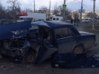 В Волгограде водитель ВАЗ-2107 погиб, протаранив ВАЗ-2115
