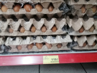 "Курица по 400 рублей – это геноцид населения": в Волгограде крупные торговые сети повысили цены на куриные яйца до 120 рублей