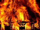 Поздней ночью в СНТ Волжского на острове Зеленый произошел массовый пожар