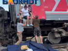 "Ситуация — треш!": пассажирка показала, что творилось в вагонах после схода поезда в Котельниково