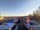 Машина "Яндекс.Такси" вылетела на "встречку" в Волгограде: сильно пострадал водитель