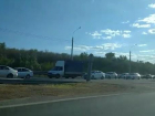 В Волгограде журналисты «перекрыли» автодорогу на спуске с «танцующего моста»