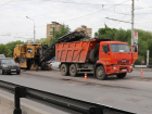 15 лет спустя: На Астраханском мосту восстанавливают дорожное покрытие 