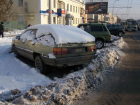 Автомобили волгоградцев мешают уборке снега с улиц города