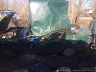 На юге Волгограда 19-летний водитель ВАЗ-2107 чудом выжил, врезавшись в дерево