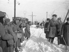 Дамскими муфтами и манто снабдил Гитлер свою замерзающую армию под Сталинградом