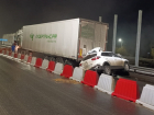 Водитель иномарки погиб после встречи с фурой на трассе под Волгоградом