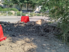 Коммунальщики заблокировали въезд во двор волгоградцам