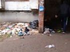 В Волгограде жильцы превратили свой дом в мусорную кучу 