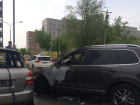 В Волгограде сразу три иномарки подожгли ночью на одной улице 
