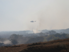 Вертолёты МЧС приступили к тушению пожара в Серафимовичском районе