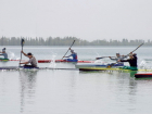 В Волгограде во время соревнований по гребле на каноэ перевернулись 6 лодок