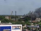 На судостроительном заводе в Волгограде загорелась баржа