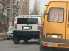 Жителей Волгограда возмутил дерзкий Hummer на "встречке"