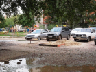 Волгоградские детские площадки превращаются в нелегальные парковки