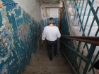 Разрушения проверяют в двух поврежденных во время массовой атаки ВСУ домах на юге Волгограда