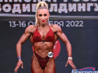 Красотка со стальными мускулами: 46-летняя волгоградка стала призером чемпионата России по бодибилдингу