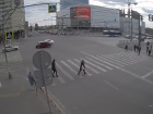 ДТП с месивом из осколков в центре Волгограда попало на видео