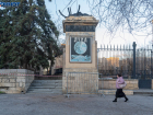 Глобус рухнул у планетария в Волгограде 