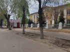 Скандальный киоск с колбасой возле гимназии №3 в Волгограде снесли