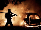 На юге Волгограда неизвестные сожгли три автомобиля