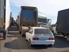 В 7-километровой пробке встала трасса в Волгограде 
