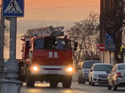 На видео попал пожар в многоквартирном жилом доме в самом центре Волгограда