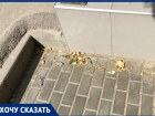 «Мы уже замучились»: предприниматели вместо коммунальщиков в Волгограде сами  убирают грязную улицу