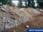 Дачники и рыбаки Сарпинского заявили о загрязнении острова химией 