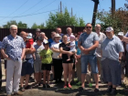 Жители волгоградского СНТ заплатили за возвращение света и воды спустя неделю мучений