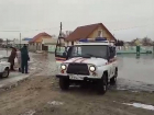 Жители затопленной Кумылги отказываются покидать свои дома 