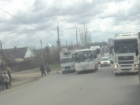 Новый пассажирский автобус столкнулся с грузовым автомобилем на дороге Волгограда ﻿