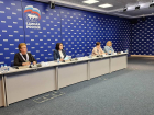 Депутат Госдумы Анна Кувычко попиарилась на молочных кухнях, закрытых при ней в Волгограде