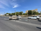 Переворот иномарки на оживленной Продольной в Волгограде сняли на видео