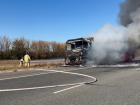 Крупный пожар с фурой  на трассе под Волгоградом напугал водителей