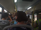 «Женщина потеряла сознание с остановкой дыхания»: волгоградцы жалуются на жару в транспорте 