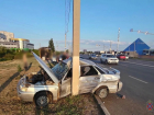 Жестко впечатался в столб после пылевого дрифта зумер на ВАЗе в Волжском: видео