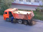 Волгоградцев удивили перевозкой жидкого бетона в открытом кузове