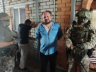 Силовики прошерстили «цыганское барокко» под Волгоградом  – в полицию уехали 16 человек 