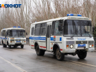 МВД, Росгвардию и спасателей стягивают к школам Волгограда